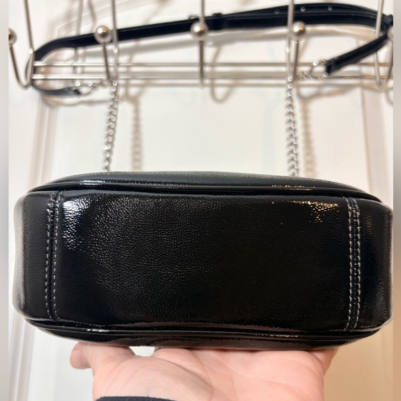 ✨ FLAWLESS Coach Carmen Mini Crossbody - Black Crinkle Patent Leather (CW036) - Picture 6 of 13